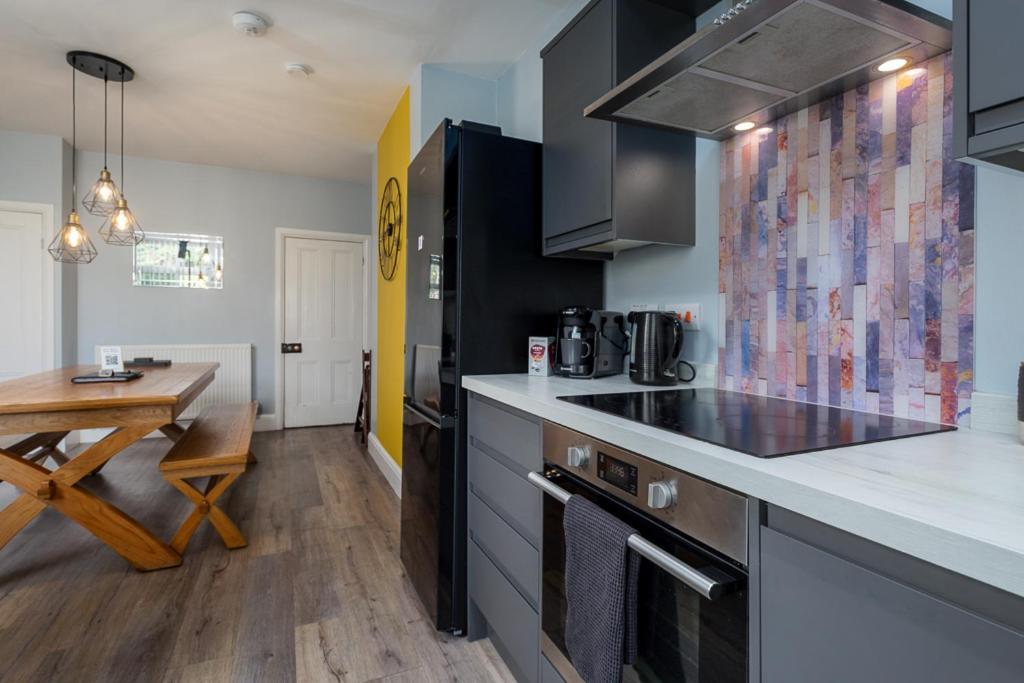 Modern Comfort-Family-Friendly-Near City & Peaks เชฟฟิลด์ ภายนอก รูปภาพ